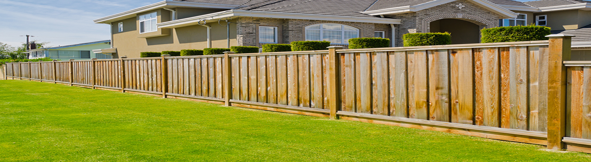 Boundary fence store